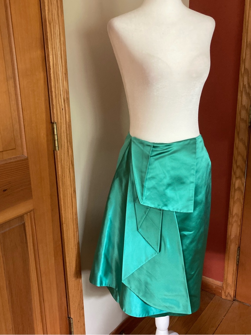 Lee Anderson Couture Green Satin Asymmetrical A-line Midi Skirt Size S